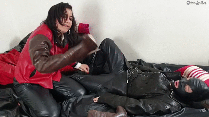 Pussy boot pumping Momentum (gif)